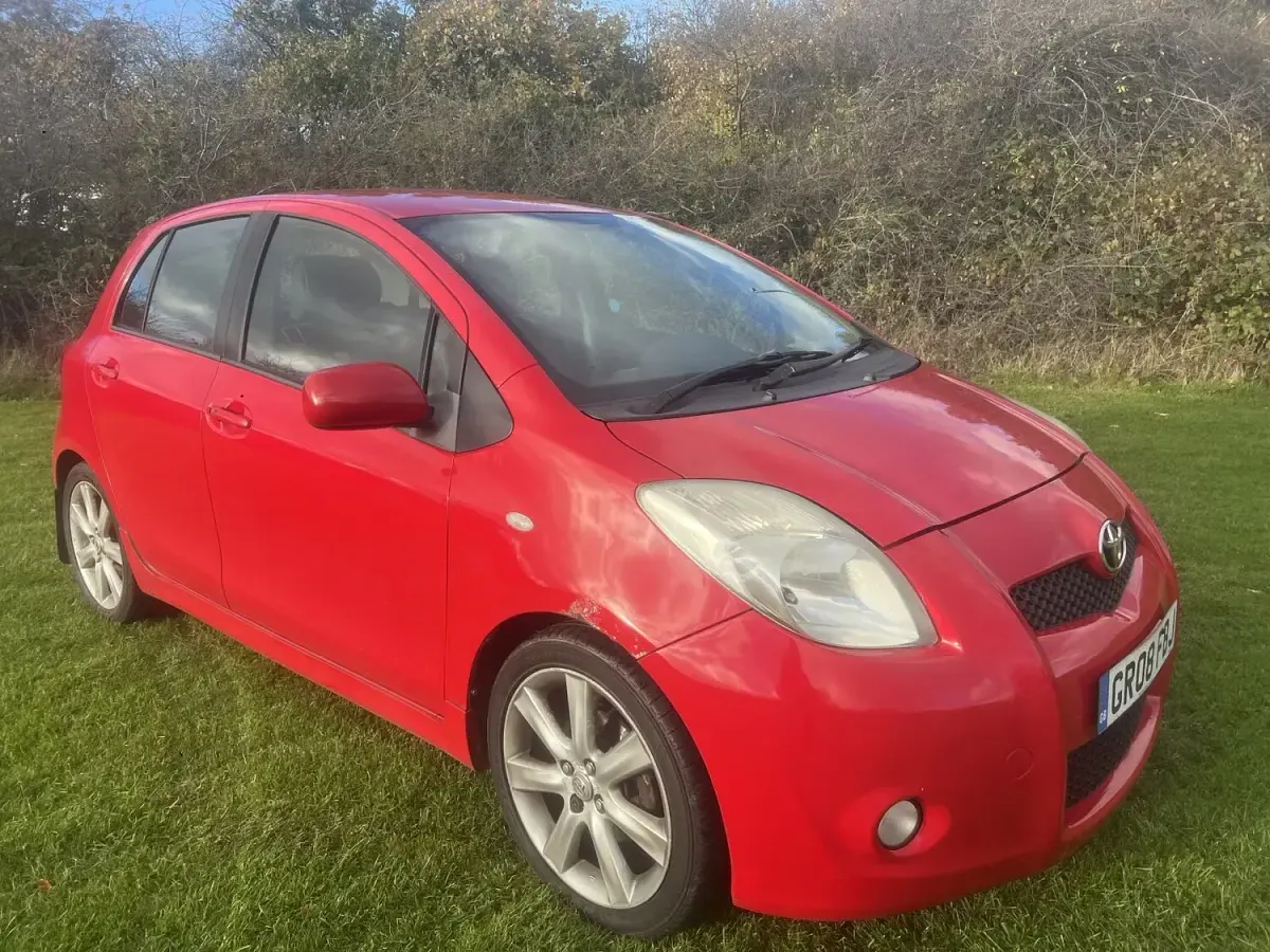 Used Toyota Yaris SR 133 HP (97 kW) 2008 Red Hatchback