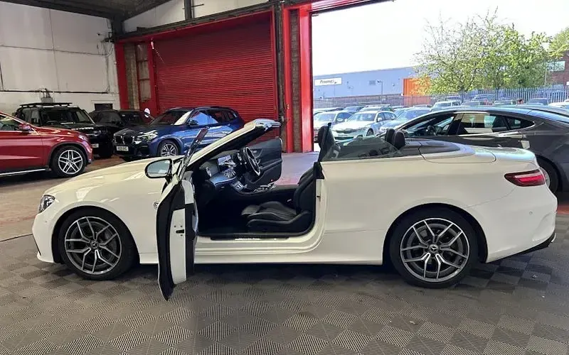 Used Mercedes E300 AMG Line Premium 258 HP (189 kW) 2021 White Cabriolet