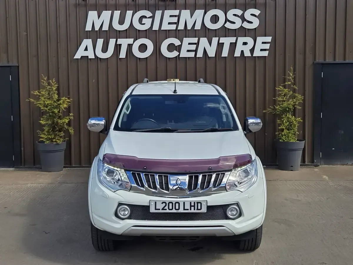 Used Mitsubishi L200 2016 White Pickup