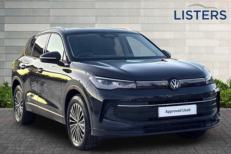 New VW Tiguan Match 2025 Urano grey SUV