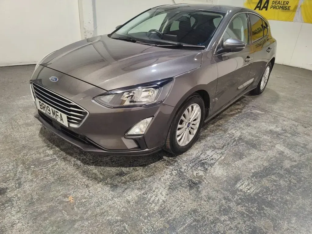 Used Ford Focus Titanium 120 HP (88 kW) 2019 Grey Hatchback