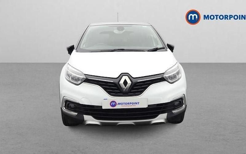 Used Renault Captur Dynamique 90 HP (66 kW) 2017 White/black SUV