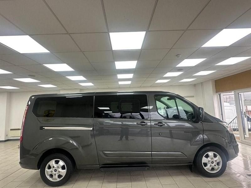 Used Ford Tourneo Titanium 130 HP (95 kW) 2017 Grey MPV