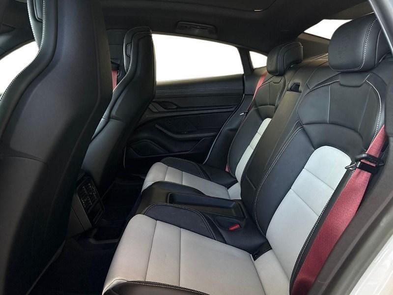 Used Porsche Taycan Performance Package 419 kW (571 HP) 2022 White Sedan