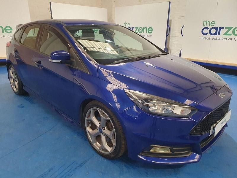 Usado Ford Focus ST 185 HP (136 kW) 2015 Azul Citadino
