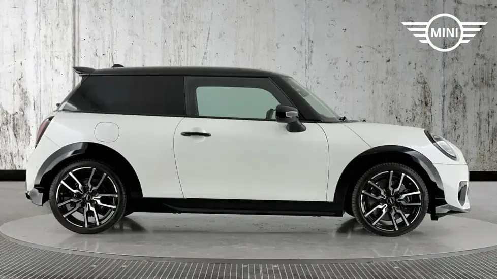 Used Mini Cooper S Hatch 201 HP (147 kW) 2025 White Hatchback