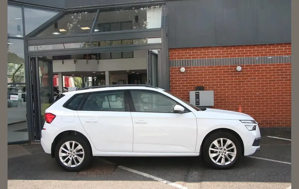Used Skoda Kamiq SE 147 HP (108 kW) 2020 White SUV
