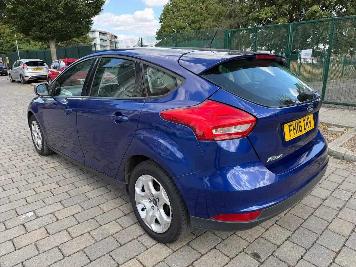 Used Ford Focus Style 103 HP (75 kW) 2016 Blue Hatchback