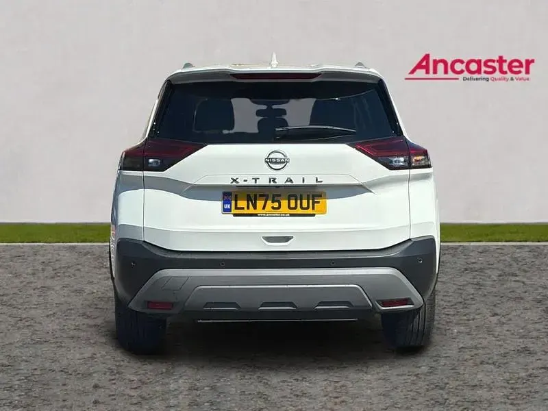 New Nissan X-Trail N-Connecta 163 HP (119 kW) 2025 Amic grey with black metallic SUV