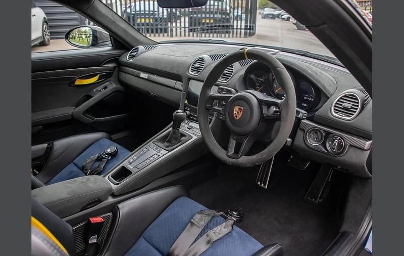 Used Porsche Cayman GT4 493 HP (362 kW) 2024 Blue Coupe