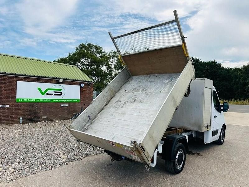 White Used 2019 Renault Master Business Van | £7,990 (Super price) - Image 1/4