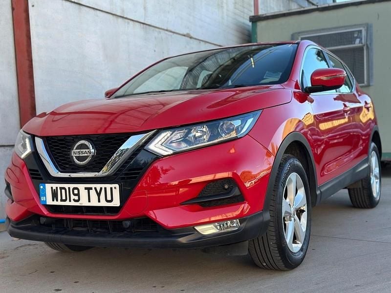 Used Nissan Qashqai Acenta Premium 2019 Red SUV
