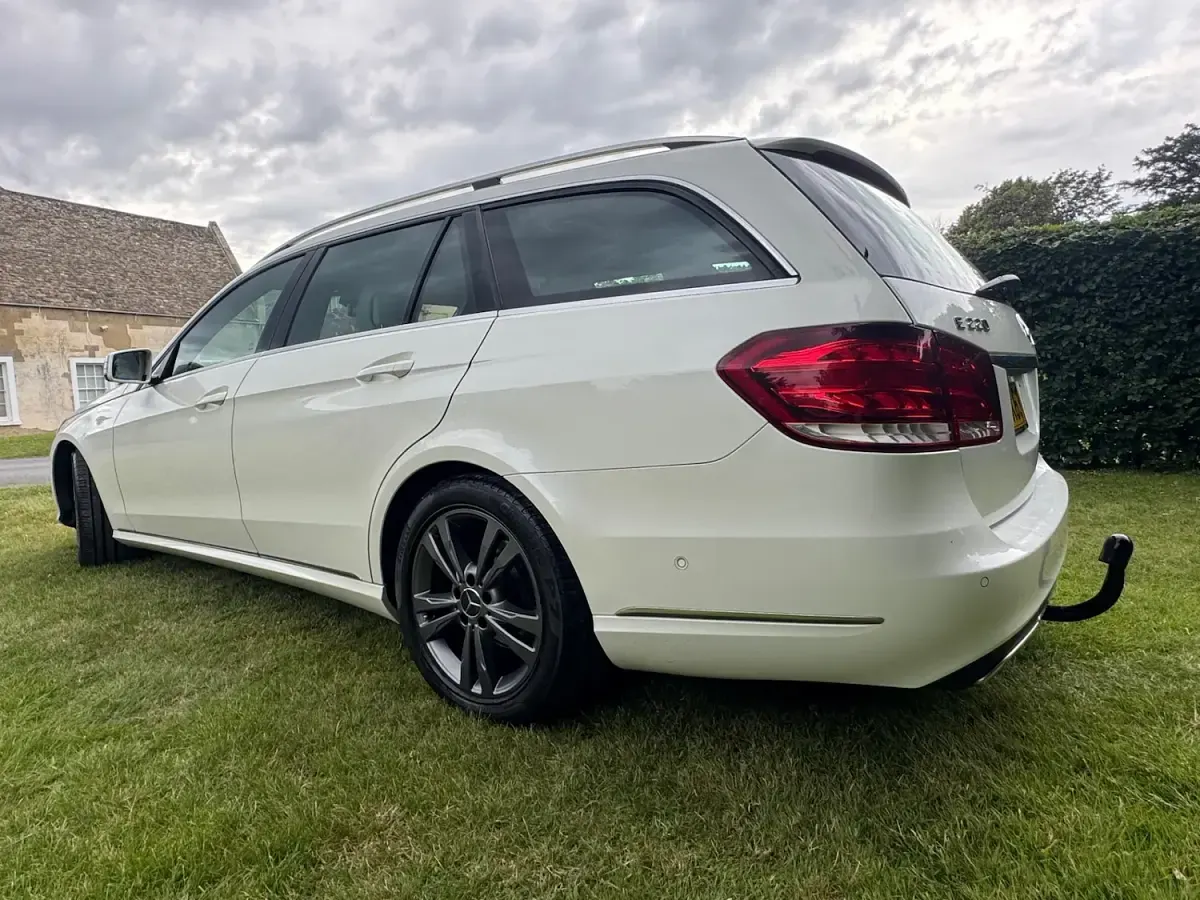 Used Mercedes E220 SE 170 HP (125 kW) 2013 White Estate