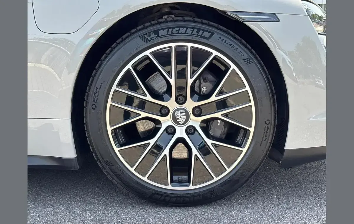 Used Porsche Taycan Performance Package 350 kW (476 HP) 2023 Grey Estate