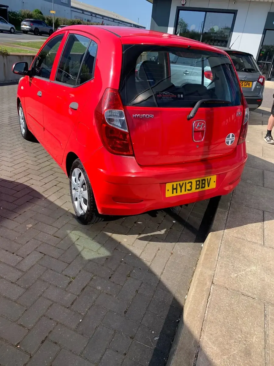Used Hyundai i10 Classic 2013 Red Hatchback