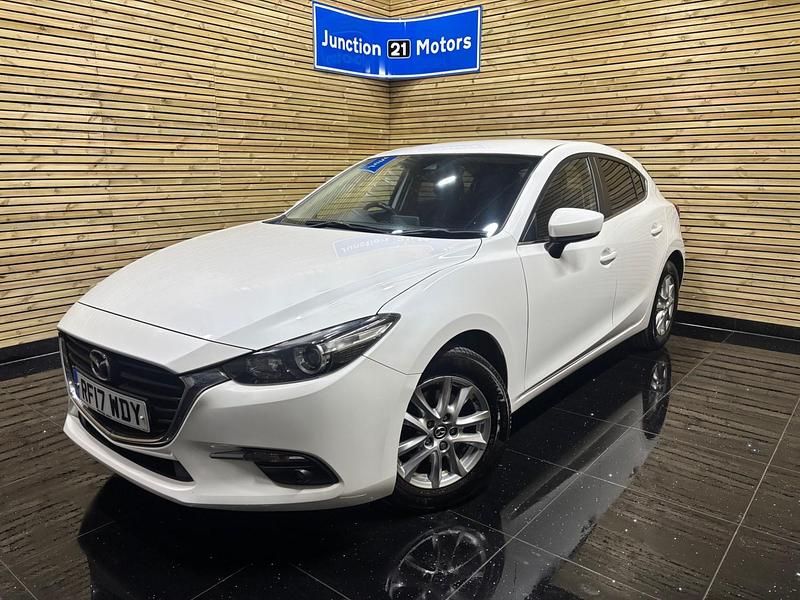 Used Mazda 3 120 HP (88 kW) 2017 White Hatchback