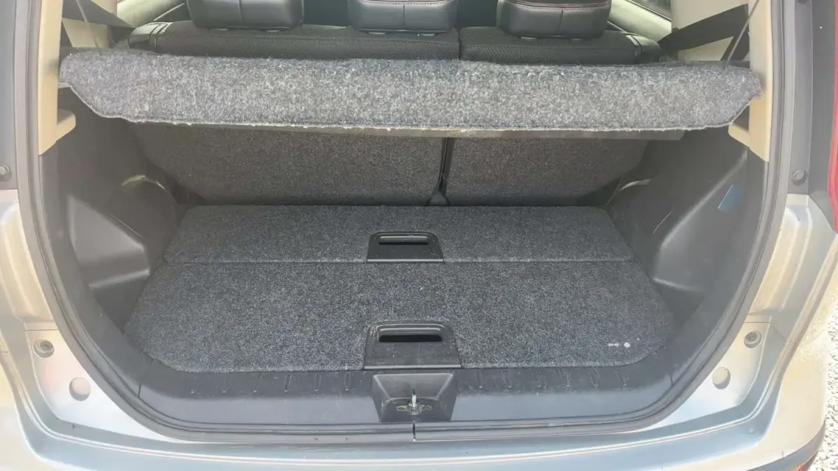 Używany Nissan Note 2007 Srebrny Hatchback