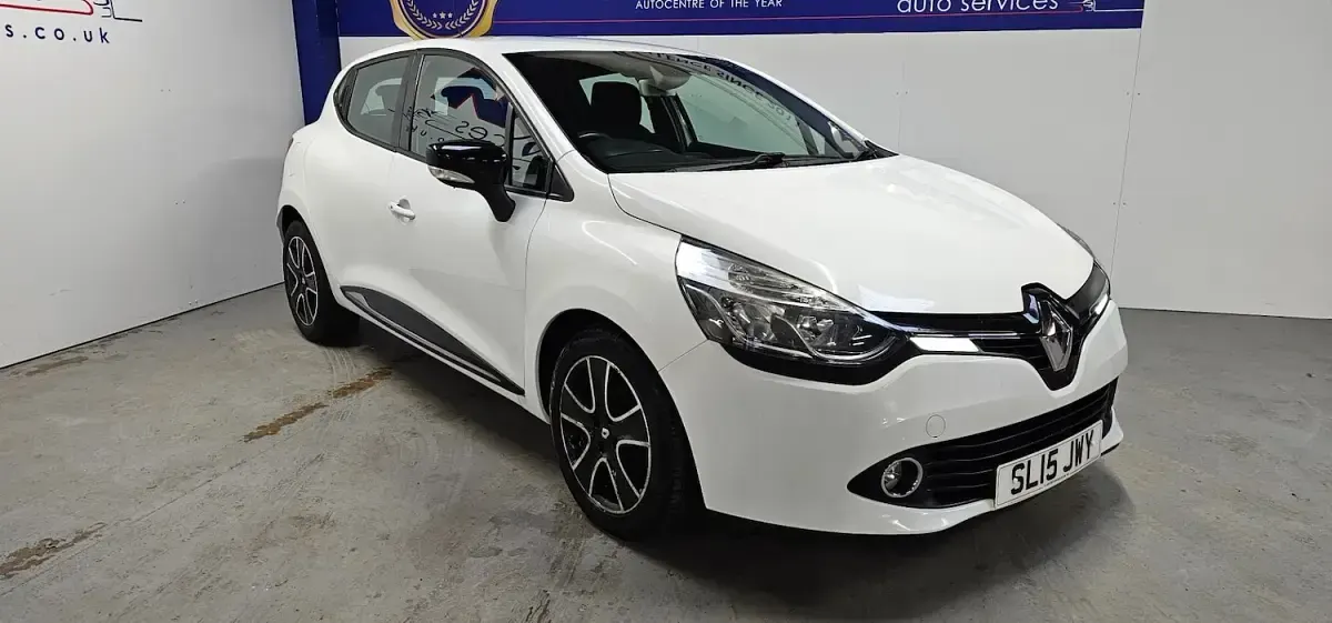 Used Renault Clio Dynamique 2015 White Hatchback