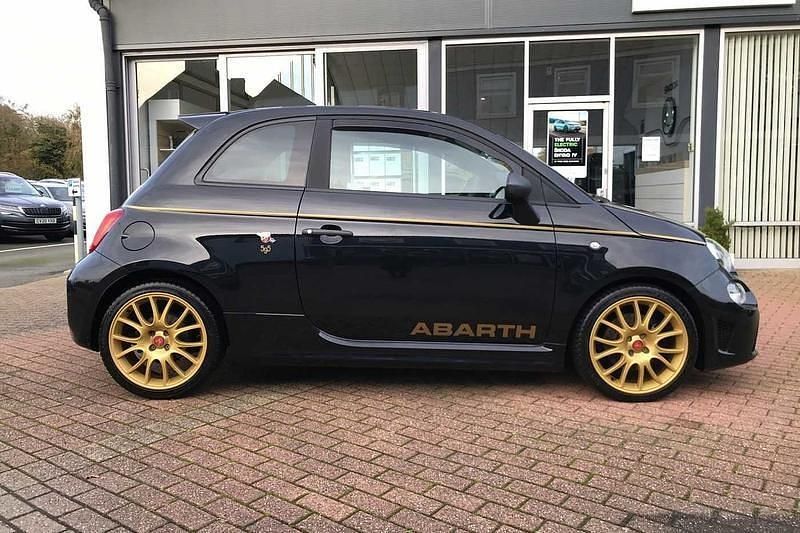 Usado Abarth 595 165 HP (121 kW) 2020 Preto Citadino