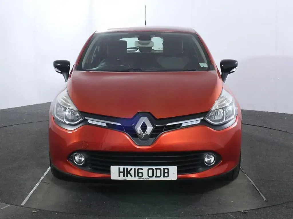 Used Renault Clio Dynamique 75 HP (55 kW) 2016 Red Hatchback