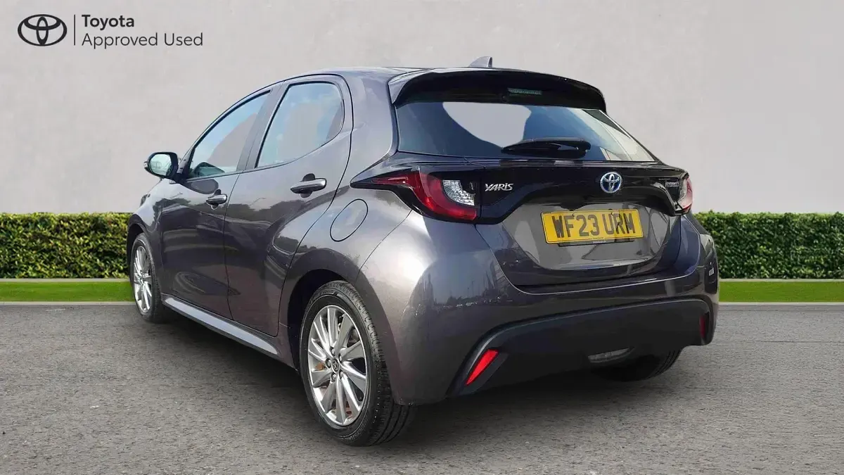 Used Toyota Yaris 116 HP (85 kW) 2023 Decuma grey Hatchback