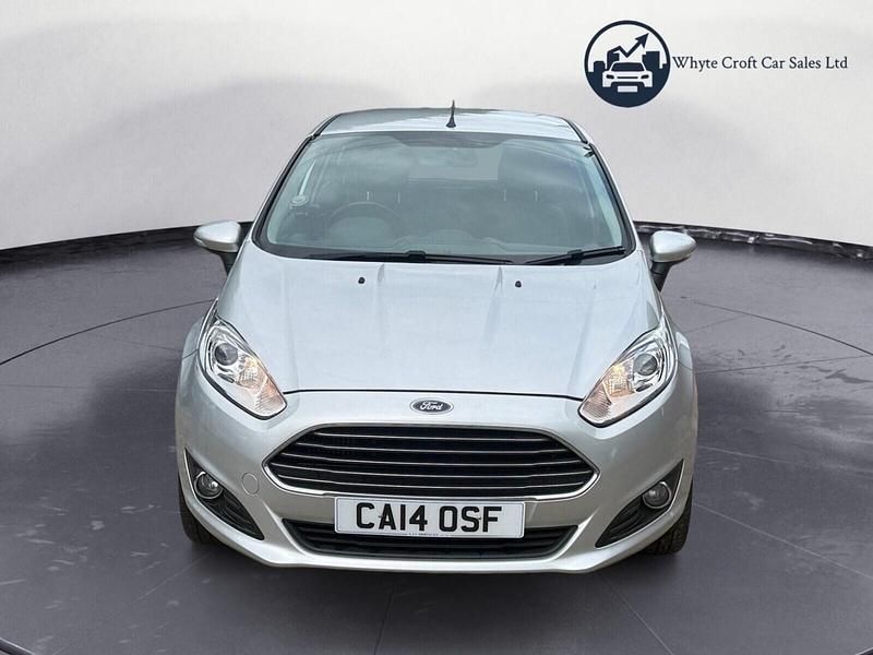 Usado Ford Fiesta Zetec 2014 Prateado Citadino