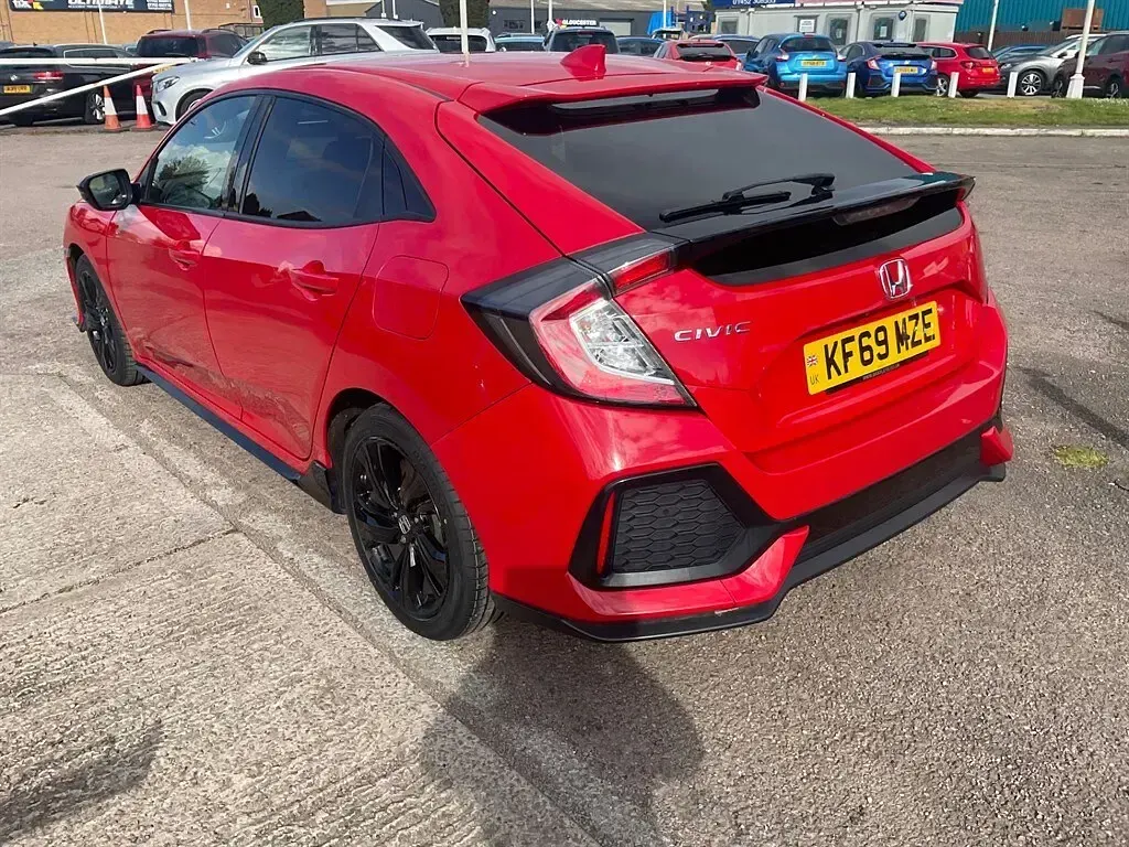 Used Honda Civic Sport 126 HP (92 kW) 2019 Red Hatchback