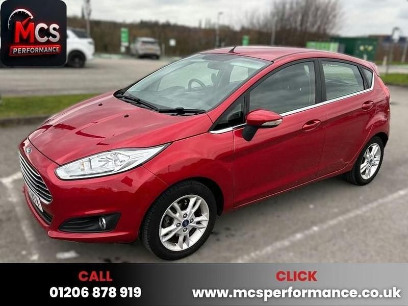 Used Ford Fiesta Zetec 100 HP (73 kW) 2016 Red Hatchback