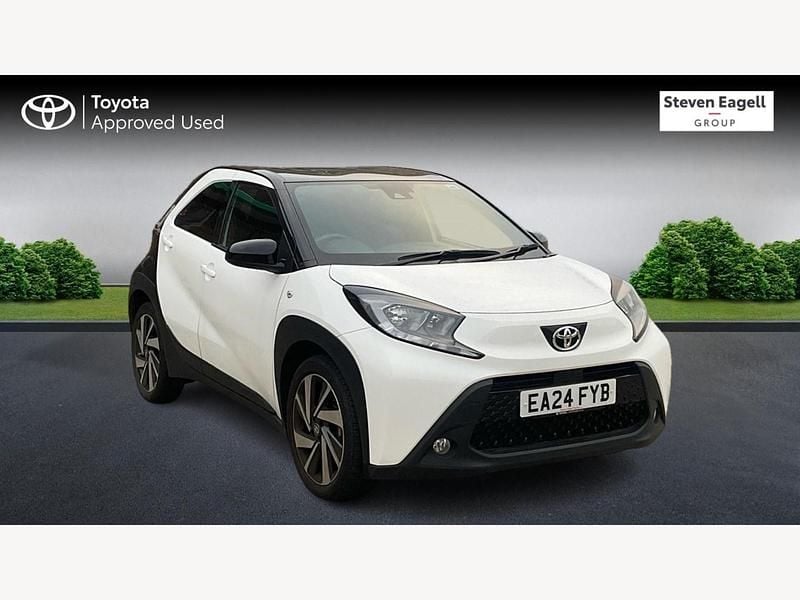 Used Toyota Aygo X 2024 White SUV
