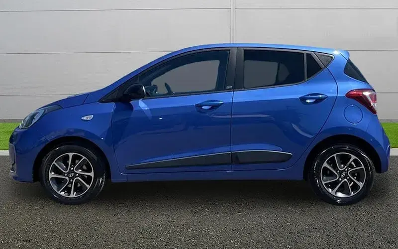 Used Hyundai i10 GO! 67 HP (49 kW) 2018 Blue Hatchback