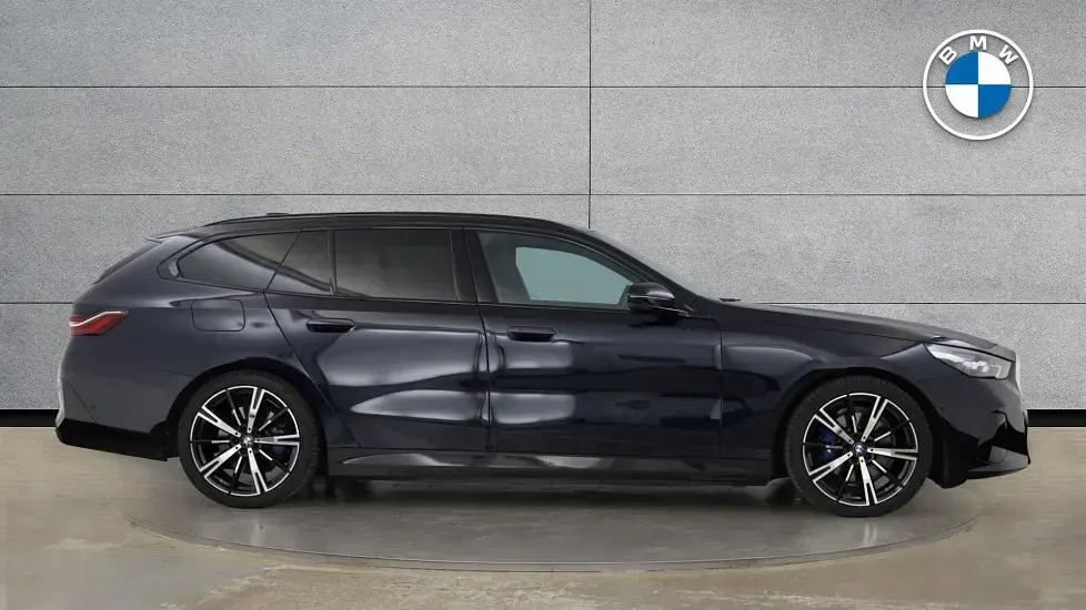 Used BMW 530e M Sport 295 HP (216 kW) 2025 Black Estate