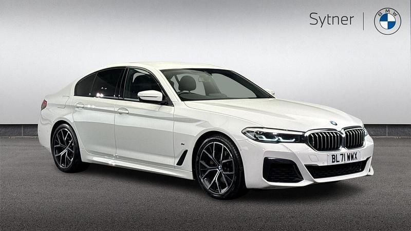 White Used 2022 BMW 520 M Sport | £24,500 (Fair price) - Image 1/4
