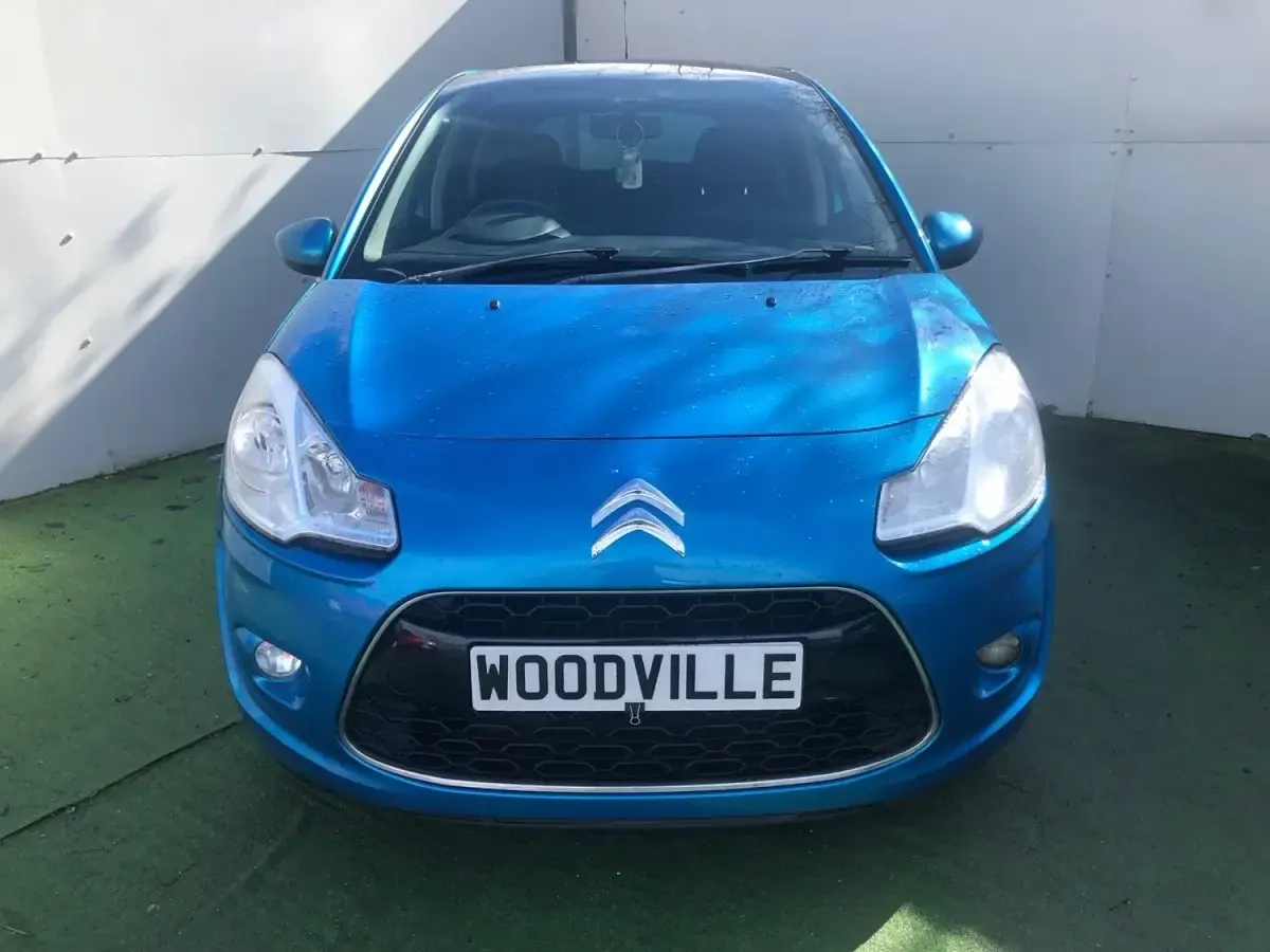 Begagnad Citroën C3 Exclusive 90 HK (66 kW) 2010 Blå Halvkombi