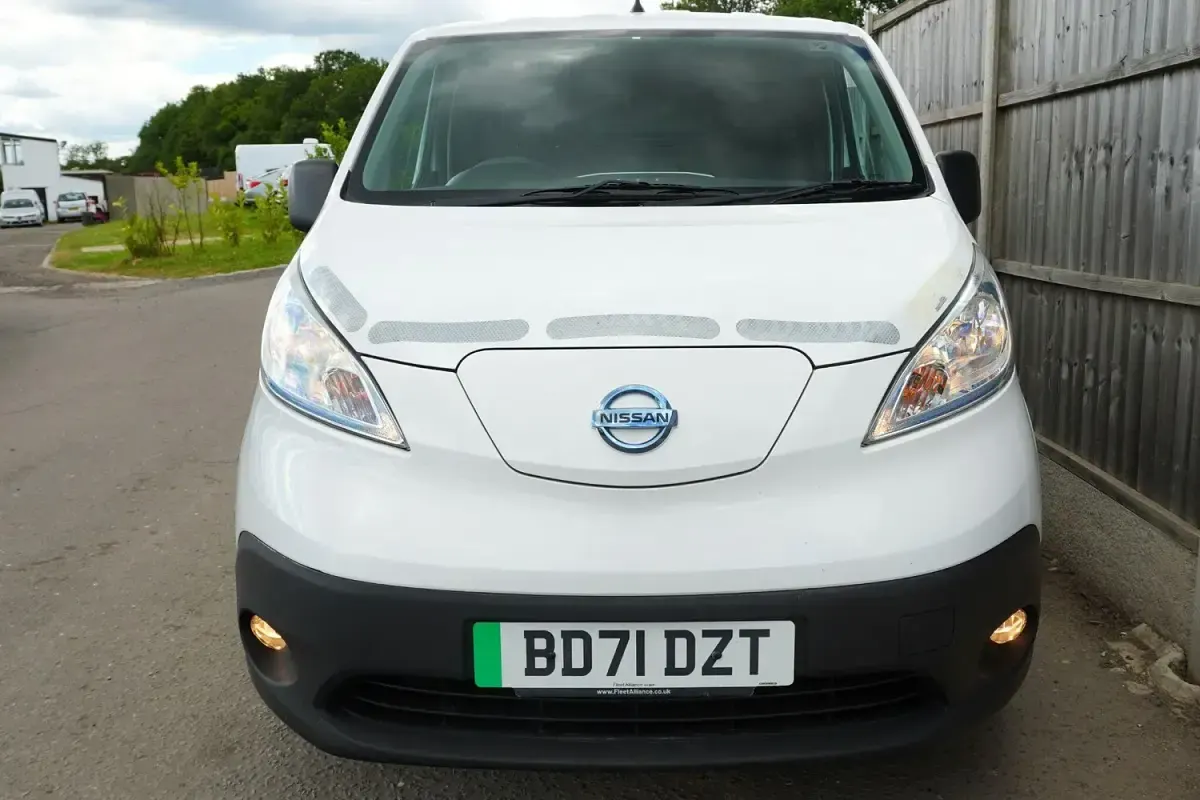 Used Nissan e-NV200 Acenta 80 kW (109 HP) 2021 White MPV