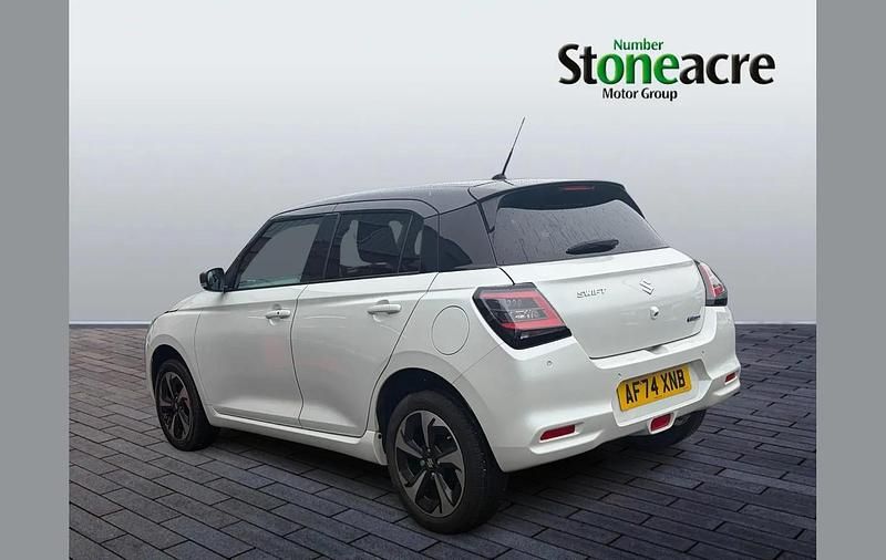 Used Suzuki Swift 82 HP (60 kW) 2024 White Hatchback