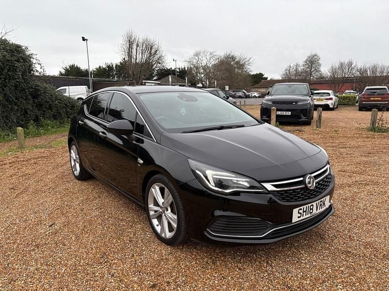 Black Used 2018 Vauxhall Astra SRi Hatchback | £6,150 (Good price) - Image 1/4
