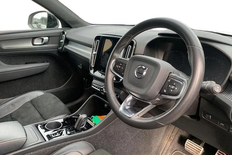 Used Volvo XC40 R-Design 2021 White SUV