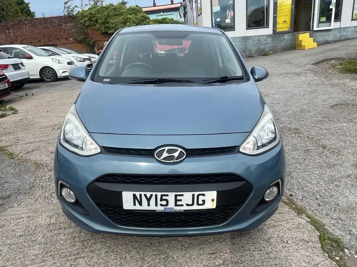 Used Hyundai i10 Premium 87 HP (63 kW) 2015 Blue Hatchback