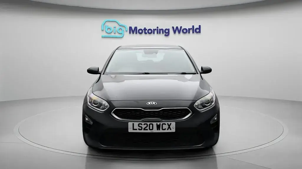 Usado Kia Ceed 118 HP (86 kW) 2020 Cinzento Citadino