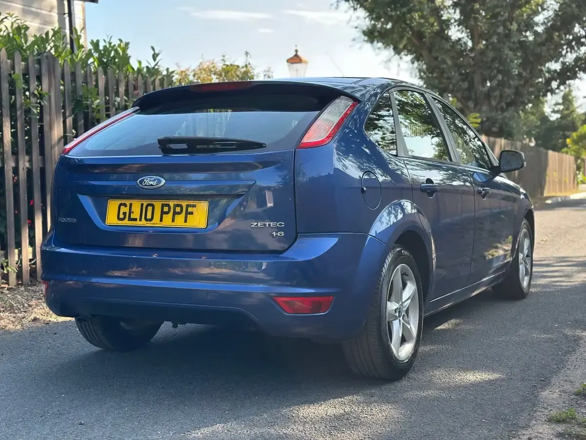Used Ford Focus Zetec 2010 Blue Hatchback