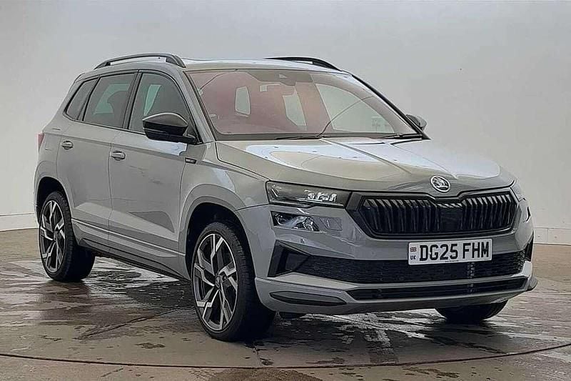 Meteor grey Used 2025 Skoda Karoq SportLine SUV | £28,495 (A bit pricey) - Image 1/4