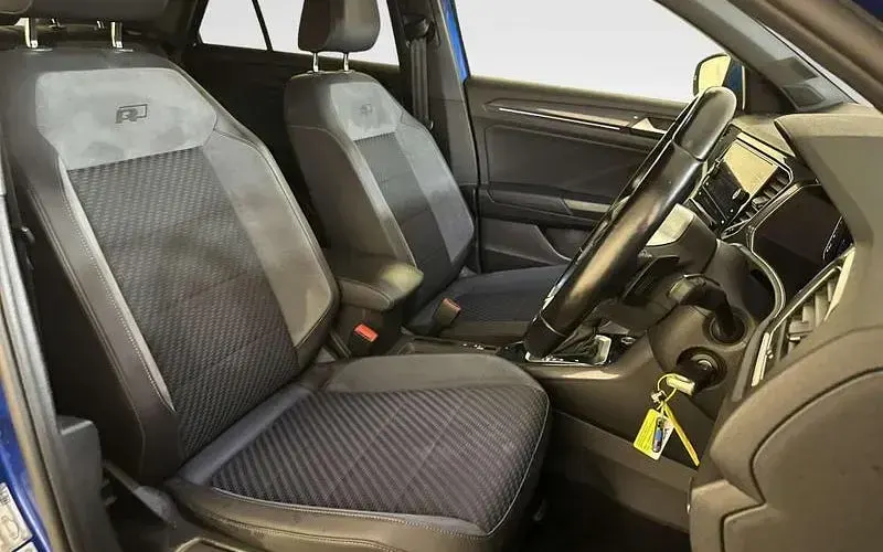 Used VW T-Roc R-line 150 HP (110 kW) 2020 Blue SUV