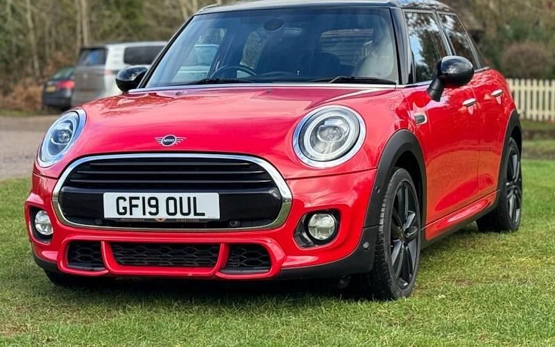 Used Mini Cooper Hatch 136 HP (100 kW) 2019 Red Hatchback