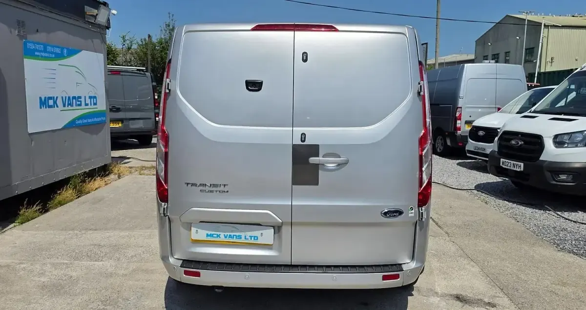Used Ford Transit Custom Limited 130 HP (95 kW) 2023 Silver Van