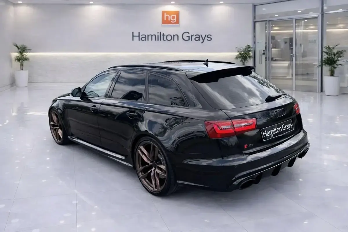 Begagnad Audi RS6 Performance 560 HK (411 kW) 2015 Svart Kombi