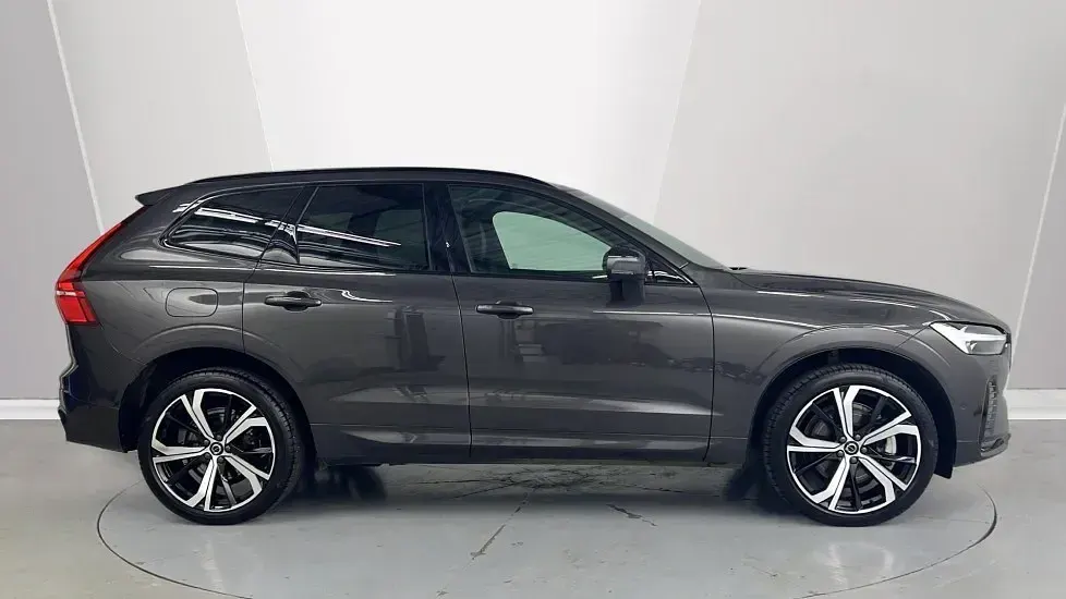 Käytetty Volvo XC60 Ultra 2025 Harmaa Katumaasturi