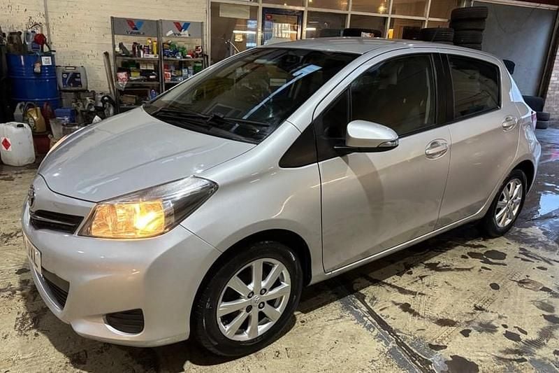 Used Toyota Yaris 2013 Silver Hatchback