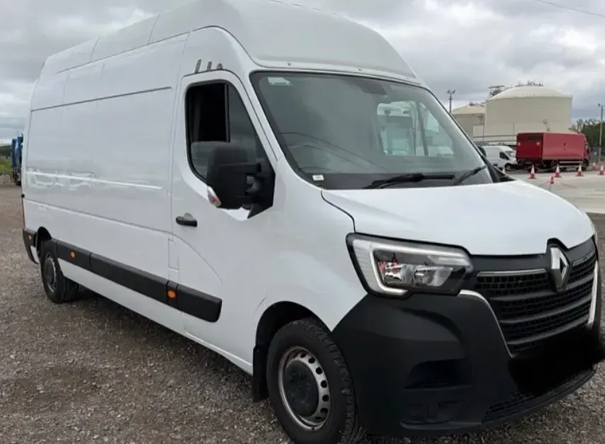Used Renault Master Business 135 HP (99 kW) 2022 White MPV