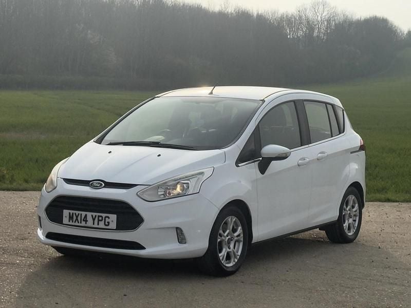 Used Ford B-MAX Zetec 90 HP (66 kW) 2014 White MPV