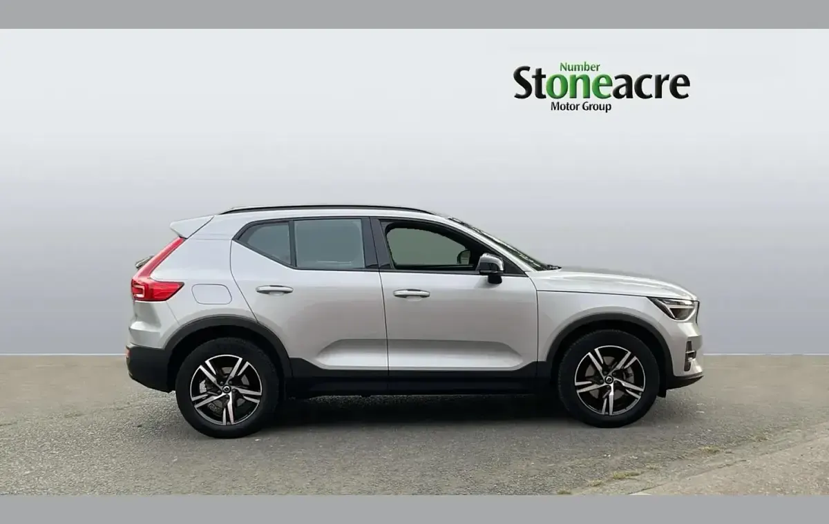 Used Volvo XC40 Plus 161 HP (118 kW) 2023 Silver SUV